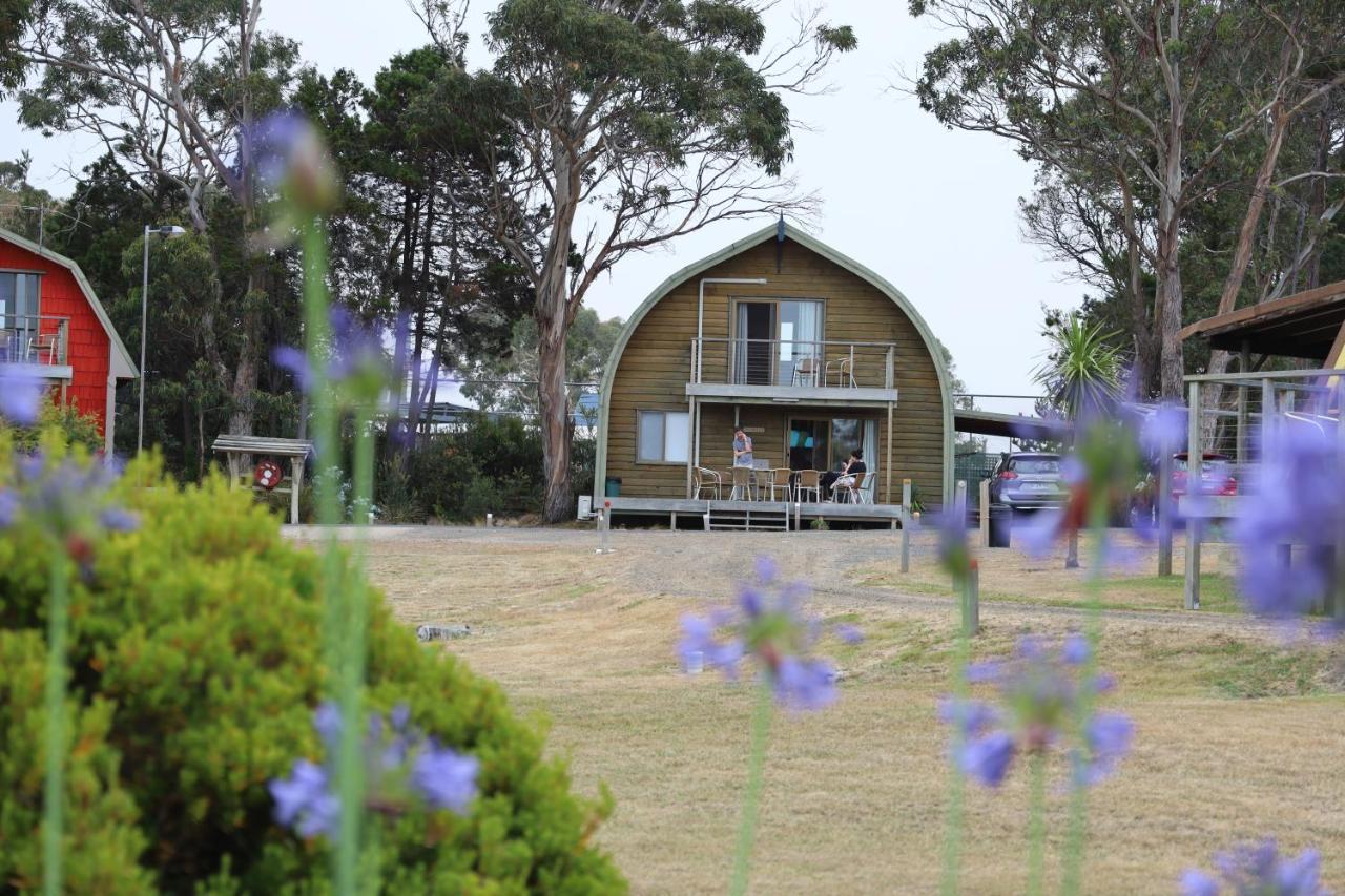 Bicheno By The Bay Hotel Exterior photo